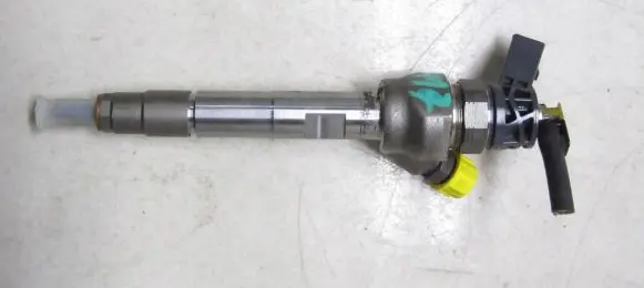 Toyota Avensis T270 Fuel injector 0445110599