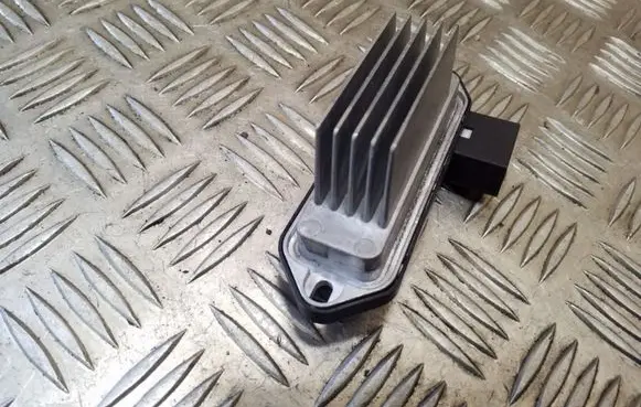 Mazda 3 II Heater blower motor/fan resistor PM010020B