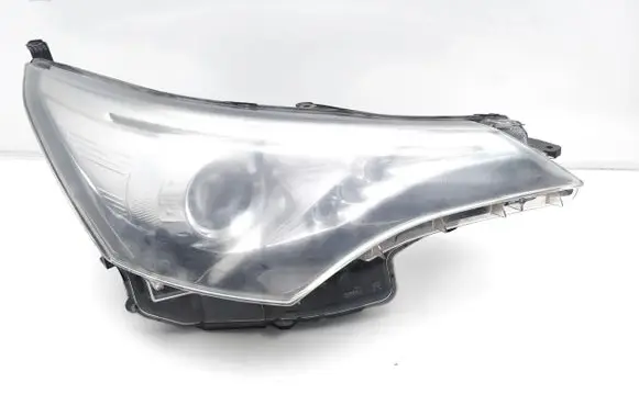 Toyota Avensis T270 Headlight/headlamp 99226-81017