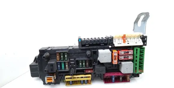 Mercedes-Benz E W212 Fuse module 5DK00962028 2129005101 2129016500