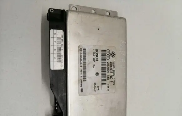 Audi A8 S8 D2 4D Engine control unit/module 4D0907389E 0265109460