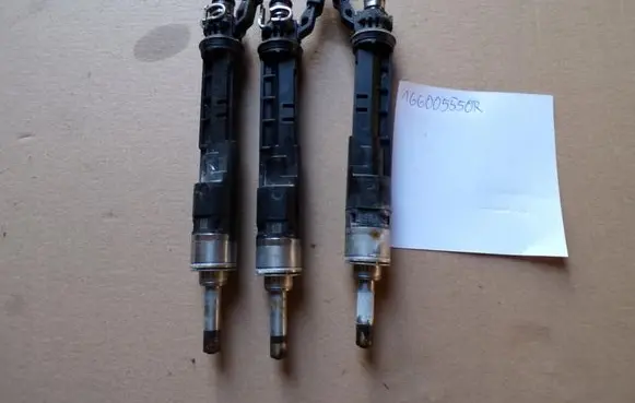 Renault Arkana Fuel injector 166005550R