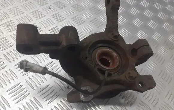 Opel Zafira B Front wheel hub spindle knuckle