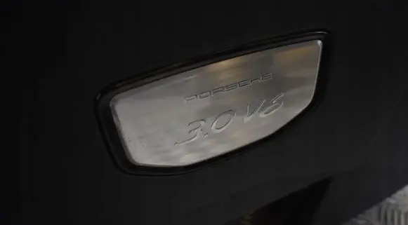 Porsche Cayenne (9Y0 9Y3) Engine cover (trim)