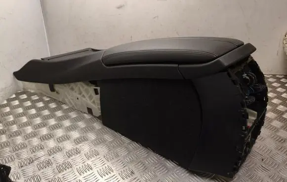 BMW 5 GT F07 Armrest 9142136