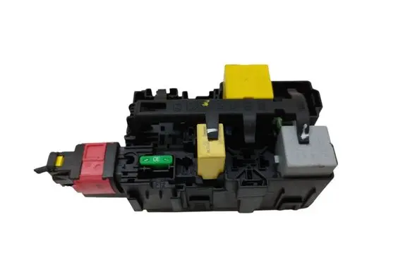 Peugeot 208 Fuse module 9812661980