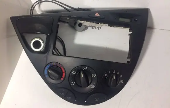 Ford Focus Climate control unit 98AB186419 98AB15000CCW 98ABA046A04AE
