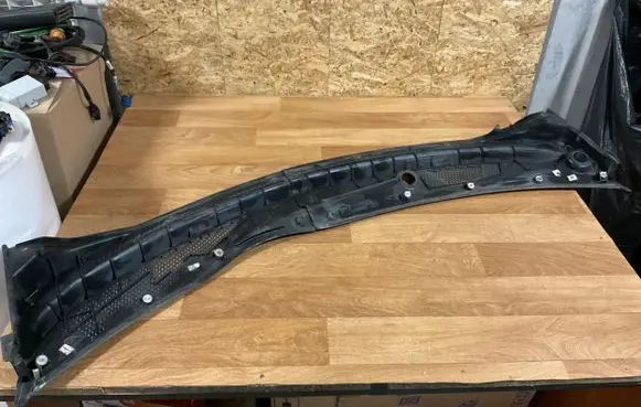 Nissan Primera Wiper trim 66863AU315