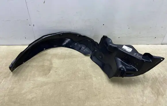 Front wheel arch liner splash guards