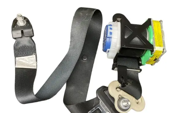 Mazda 6 Front seatbelt 0437002 0827N1T