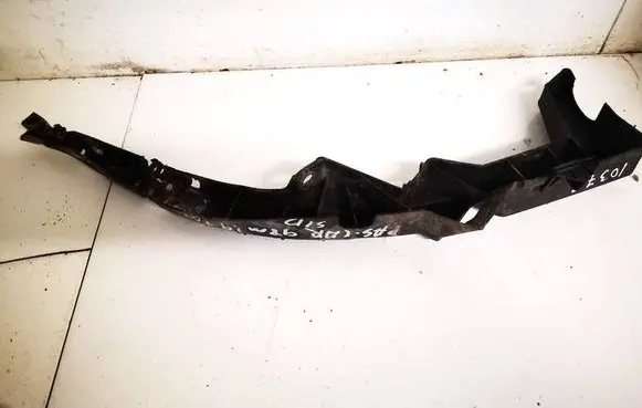 Volkswagen PASSAT B5 Front bumper mounting bracket 3b0807049b