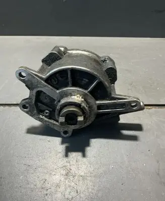 Jeep Grand Cherokee (WK) Vacuum pump