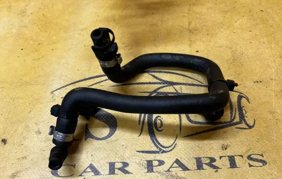 Land Rover Discovery 5 Engine coolant pipe/hose HPLA8276AC