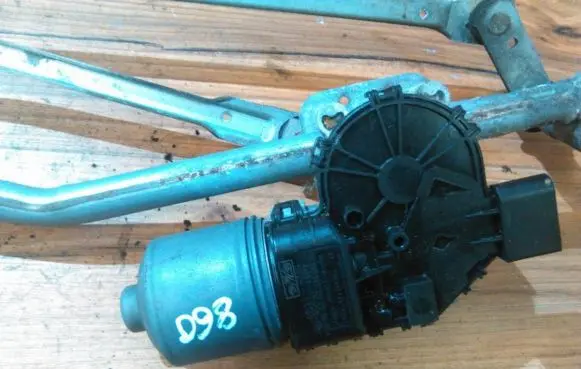 Mazda 3 I Wiper motor 0390241732 4m51-17508ba