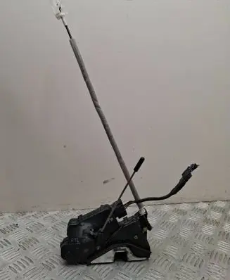 BMW 3 E46 Front door lock FTL241