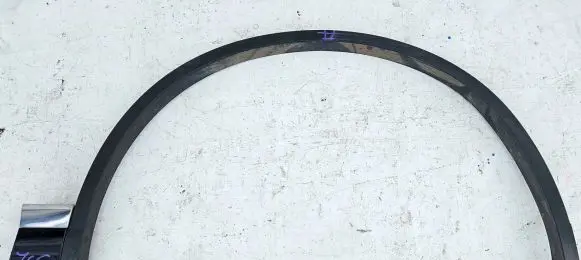 Volkswagen Touareg II Front arch trim 7P6853718