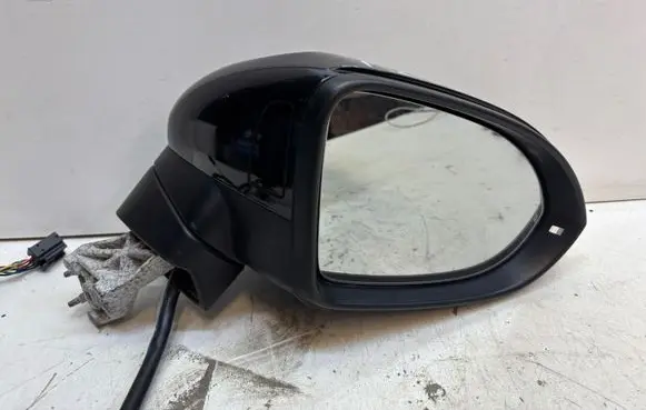 Volkswagen PASSAT B8 Front door electric wing mirror E20414150 A046729