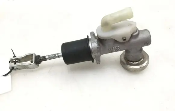 Nissan Navara Clutch master cylinder 