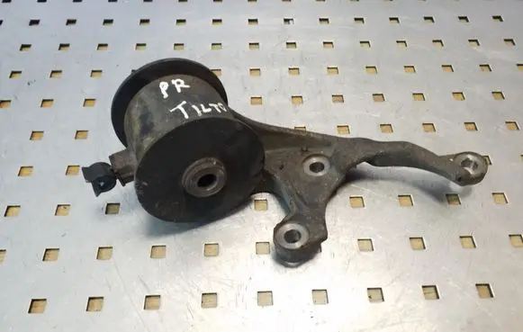Suzuki Grand Vitara II Front differential mounting bracket 