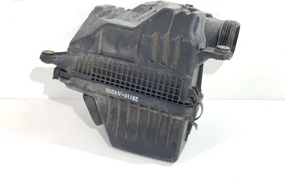 KIA Carens III Air filter box 28110A4200
