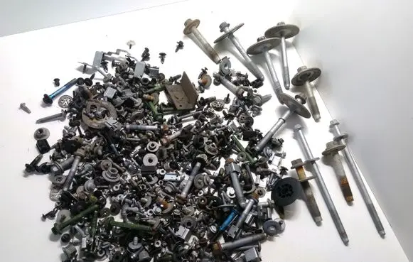 Nuts/bolts