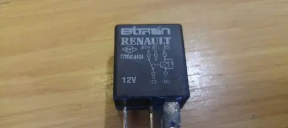 Renault Clio II Other relay 7700414484