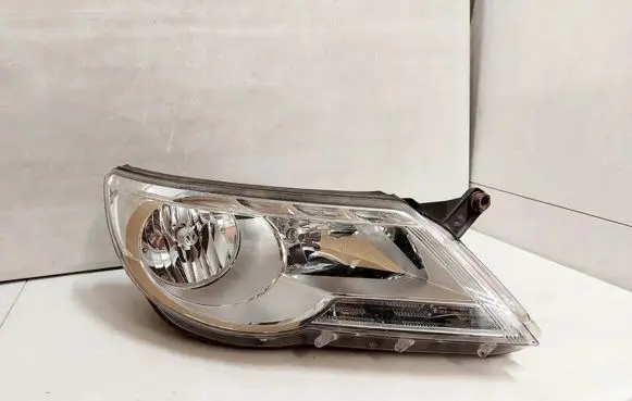 Volkswagen Tiguan Headlight/headlamp 5N2941032K