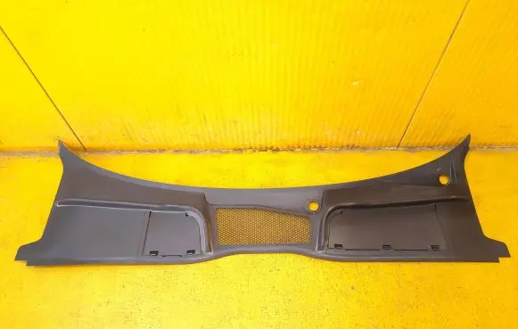 Audi A4 Allroad B9 Wiper trim 8W1819403