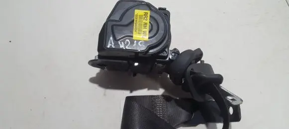 Middle seatbelt (rear)