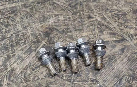 Volvo XC60 Nuts/bolts 