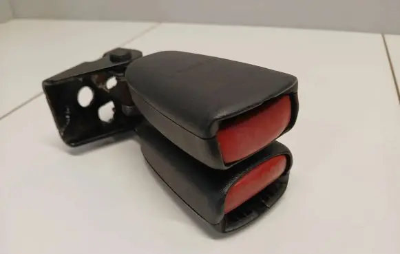 Volvo S60 Middle seatbelt buckle (rear) 738701