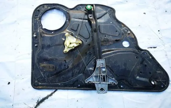Volkswagen PASSAT B6 Sliding door window regulator with motor 3C4839756H
