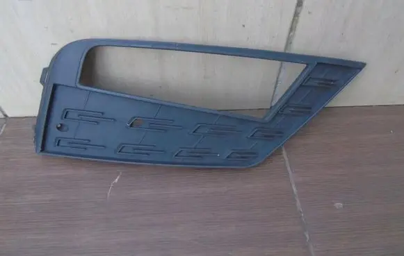Seat Leon (5F) Front fog light trim/grill 5F0853666G