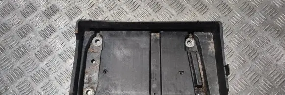 Battery tray