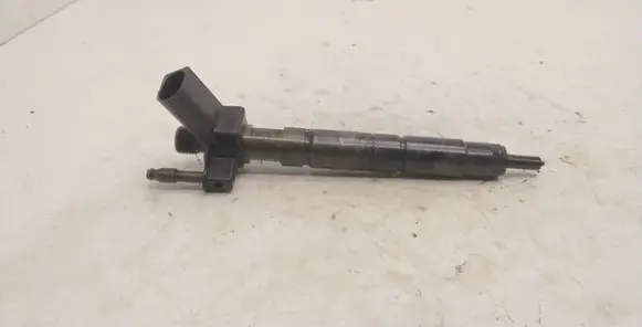 BMW 5 E60 E61 Fuel injector 7797877