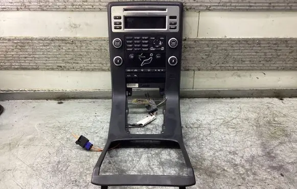 Volvo V70 Center console 39859179