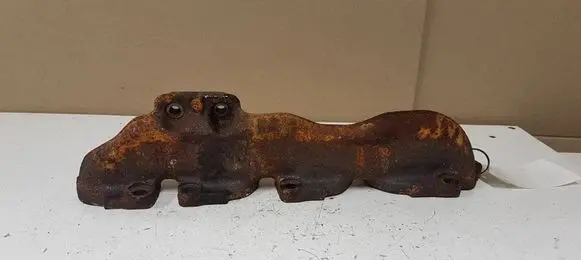 Opel Astra J Exhaust manifold 55565985 428702815