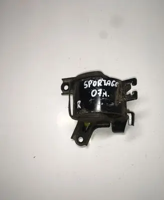 KIA Sportage Engine mount bracket 218142E400