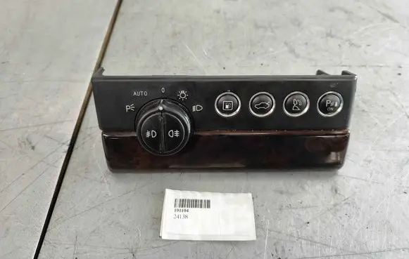 Maserati Quattroporte Tailgate/trunk/boot open switch 191104