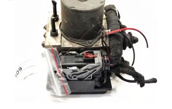 Audi A4 S4 B8 8K ABS Pump 8K0907379CH