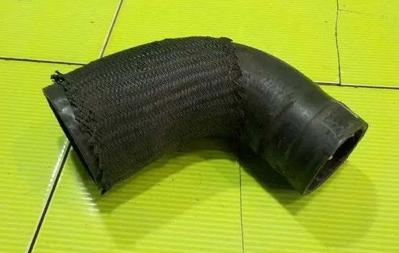 Alfa Romeo Giulietta Air intake duct part 11AB21 E7B6B5CD7D0D4F58BB