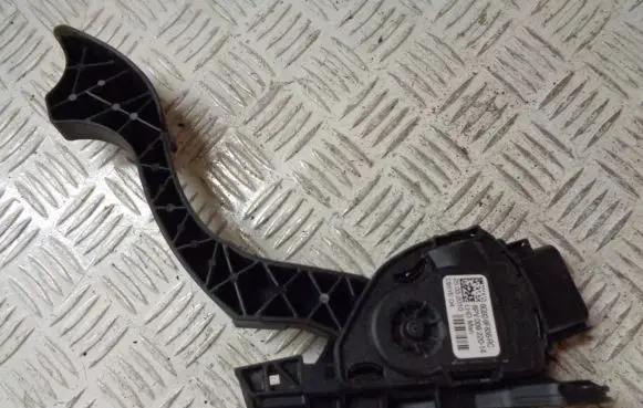 Ford Mondeo MK IV Accelerator throttle pedal 6G929F836RC