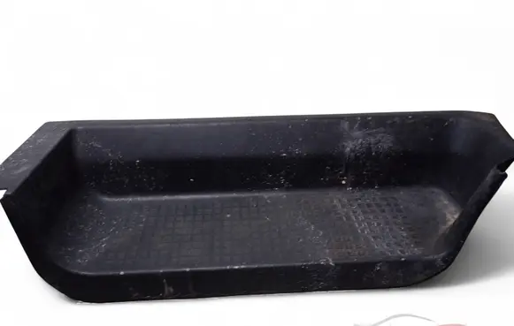 Front sill trim cover