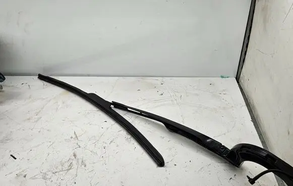 Jaguar XK - XKR Windshield/front glass wiper blade 6W8317C495AD