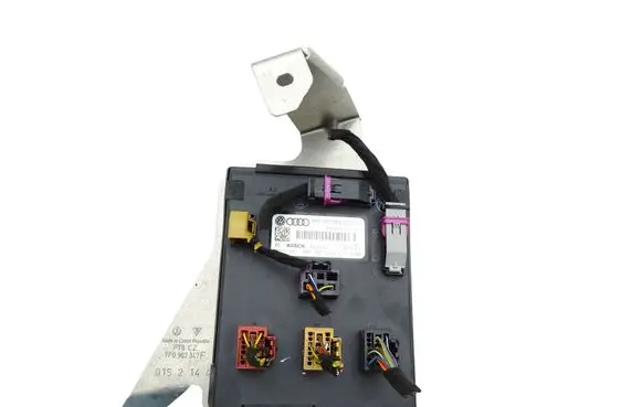 Volkswagen Touareg II Central body control module 4H0907063CD 7P0907347F 4H0907063D