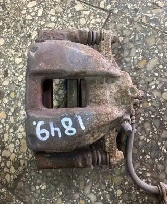 Honda CR-V Front brake caliper