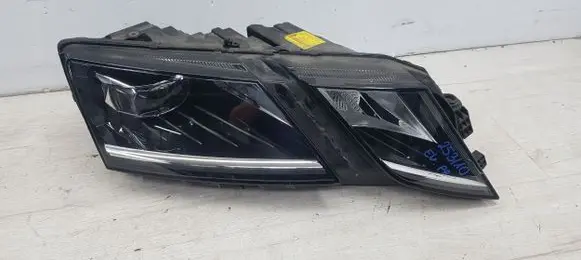 Skoda Octavia Mk3 (5E) Headlight/headlamp