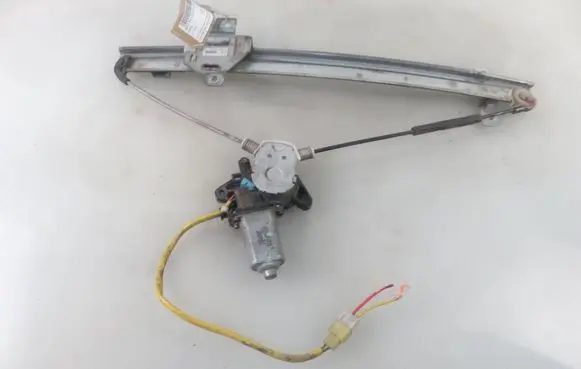 Suzuki Vitara (ET/TA) Front door window regulator with motor 8343057B00