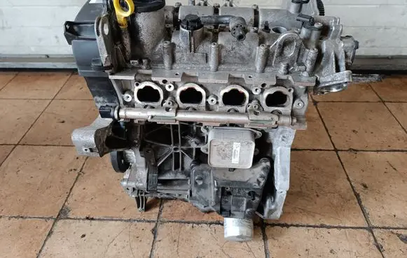 Volkswagen Jetta VI Engine CNL 04E103025BA 04E103603L