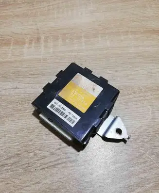 Toyota Corolla Verso AR10 Alarm control unit/module 081900F810